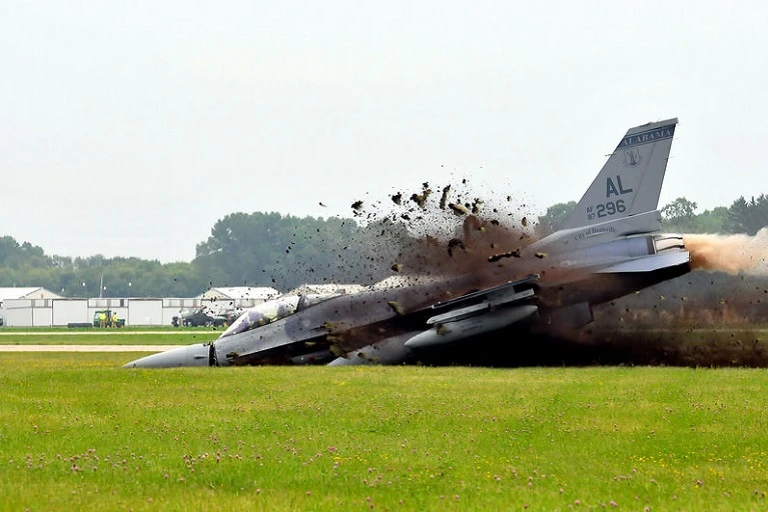 В Русия обявиха над 300 хиляди лева награда за първия свален F-16 в Украйна