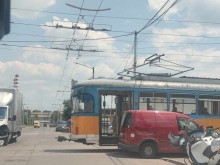 Катастрофа между трамвай, лек автомобил и камион в столицата