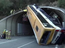 Драматична автобусна катастрофа край Барселона изпрати 25 души в болница