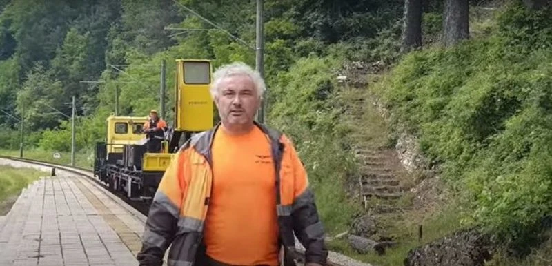 Спешно търсят 1278 служители