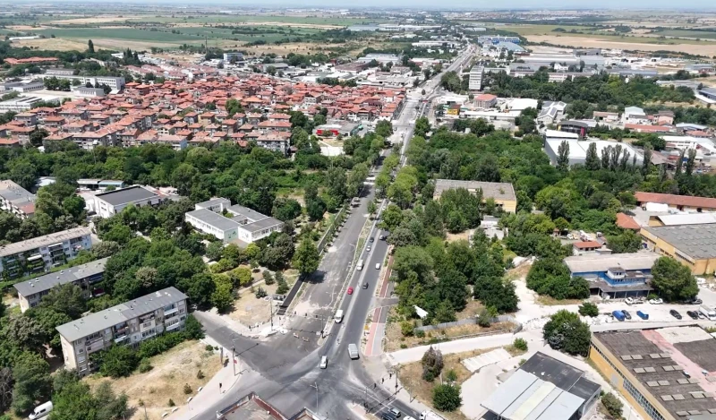 Мъката за шофьорите продължава: Жалба в КЗК блокира "Голямоконарско шосе"