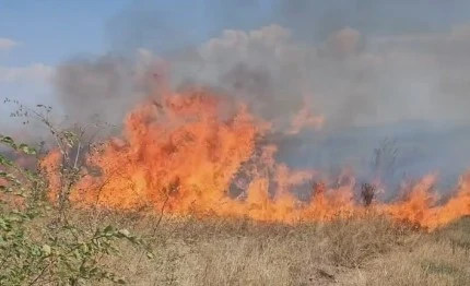 Пламна пожар на фотоволтаичен парк край Казанлък