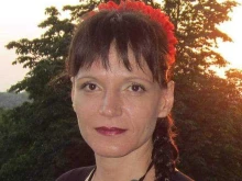 Зов за помощ: Ели се нуждае от средства, за да пребори рака