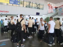 Самолетни проблеми за Ботев, "канарчетата" с огромно закъснение