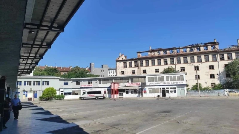 Община Пловдив подписа договори за междуселищните автобусни линии, вижте кои са ще превозвачите