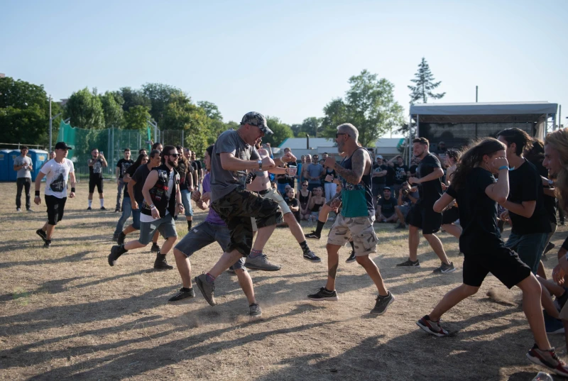 За първи път на Hills of Rock в Пловдив е предвидена и специална настилка пред основната сцена