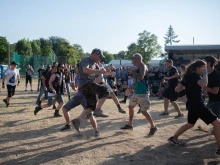 За първи път на Hills of Rock в Пловдив е предвидена и специална настилка пред основната сцена