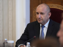 Радев връчва мандата на ПП-ДБ в понеделник