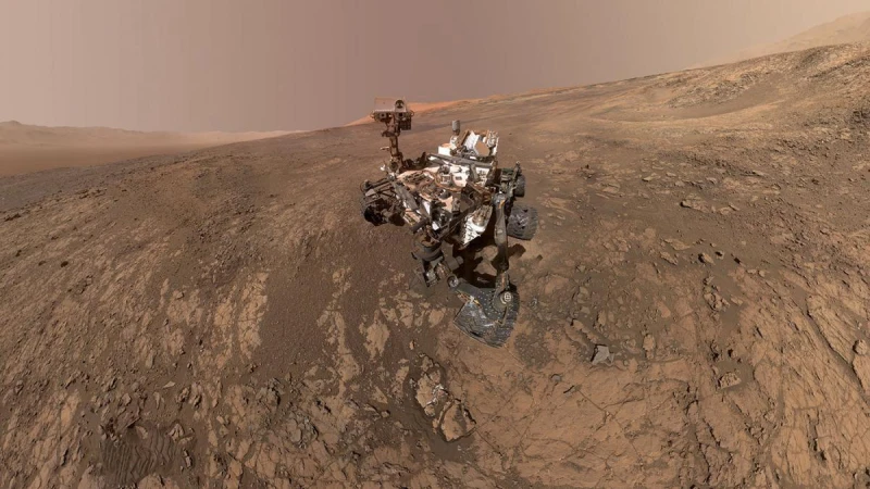 След случайно преобръщане: Марсоходът Curiosity направи умопомрачително откритие на Червената планета