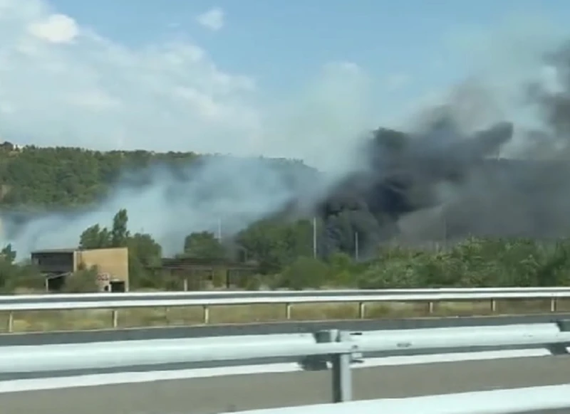 Пожар край Кочериново, Е-79 е задимен