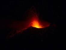 Летището на Катания спря работа заради гъст облак пепел от вулкана Етна