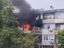 Апартамент гори в Кючука! Съседи: Падна мълния!