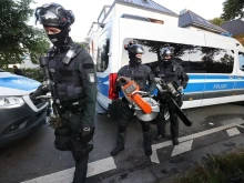 Германската полиция обискира джамии в осем провинции