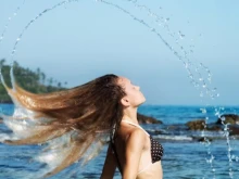 Морската вода прави косата палава и не само