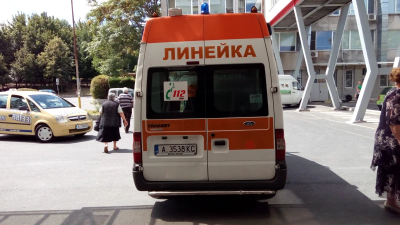 Жена е в болница след катастрофа в Бургас