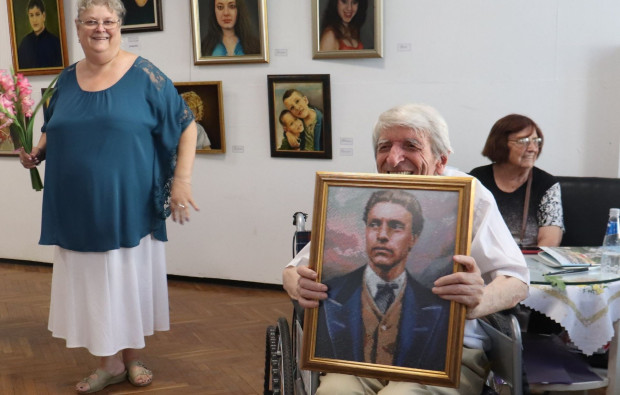 TD Големият русенски художник Стефан Ганев откри 27 мата си