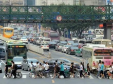 Най-малко 8 загинали, след като кола се вряза в група пешеходци в Китай