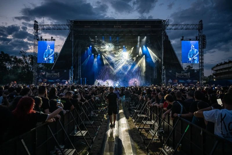 70-годишен рокаджия остана без кола и книжка по време на Hills Of Rock