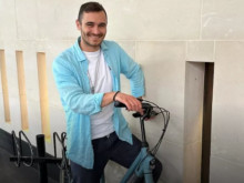 Наш актьор, пробил в Холивуд се пробва като певец