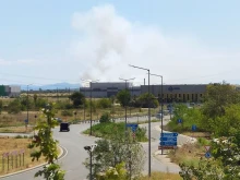 Пожар край Пловдив! Очевидци: Хвърчат пожарни и черни джипове със сирени, наблизо има заводи!