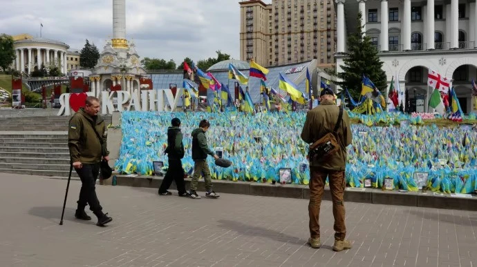 Мнозинството украинци не са готови на териториални отстъпки, но в същото време искат преговори с Русия