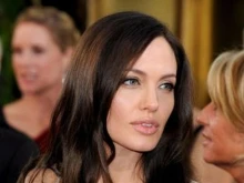 Анджелина Джоли платила на наемен убиец?