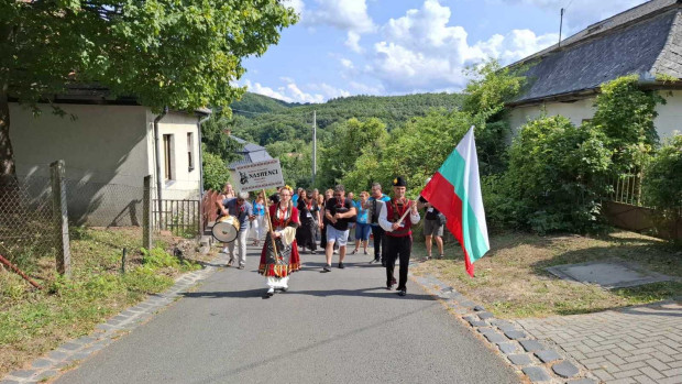 ПФА "Нашенци"-Стара Загора се завърна от турне в Словакия и Унгария