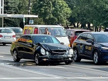 Катастрофа в столицата затруднява движението на "Орлов мост"