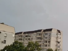 Силен дъжд се изсипа преди минути над част от Пловдив