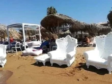 Цените за шезлонг на плаж в Гърция достигнаха до 100 евро