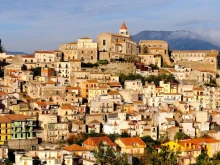Британец: Обмислях покупка на имот в България, но в крайна сметка се насочих към Италия, където се продават за по 1 евро