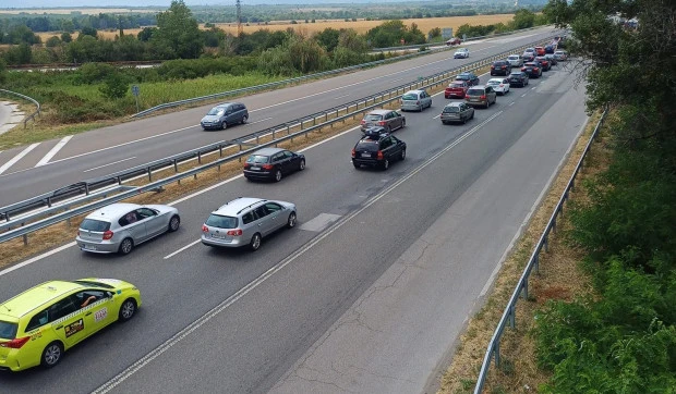 Движението по АМ "Тракия" в посока София е възстановено