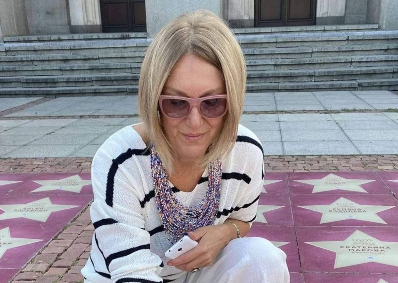 Народен театър "Иван Вазов" потъна в скръб