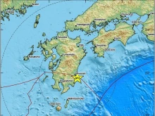 Мощен трус от 7,1 по Рихтер разлюля японския остров Кюшу, цунами удари бреговете му