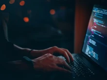 Спад на обявите за работа в един от най-високоплатените сектори