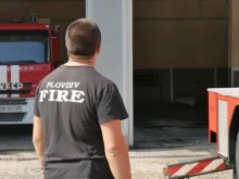 Пожарникари помогнаха на заключен трудноподвижен възрастен мъж