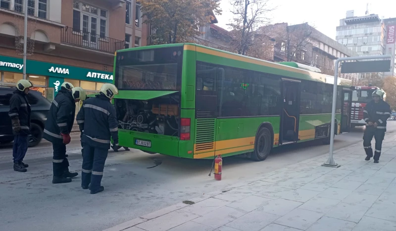 Горя автобус на градския транспорт във Велико Търново