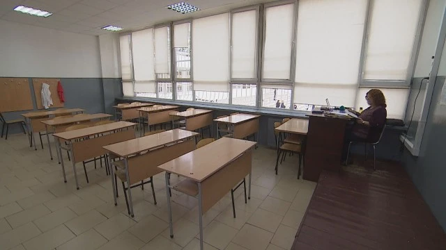 Да се обмисли 15-20 % увеличение на учителските заплати