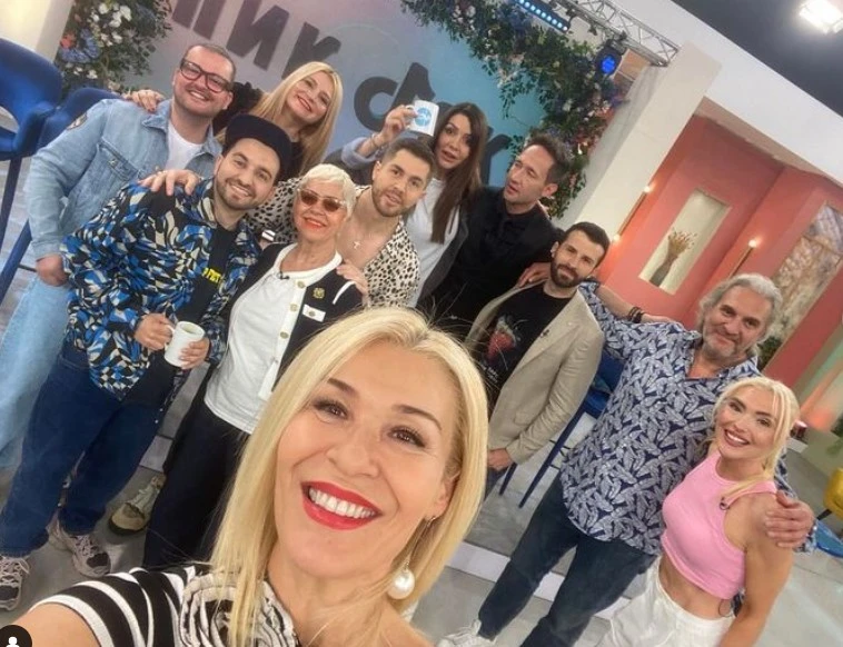 Гала удари на камък с панелистите