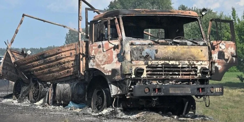 Появиха се снимки на унищожения руски конвой край Рилск