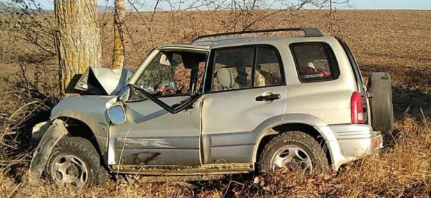 Неправоспособен водач на джип е починал на място при ПТП