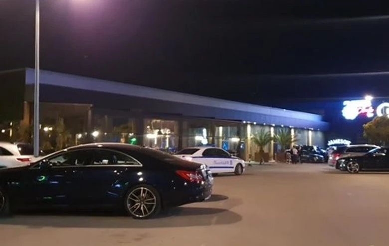 Превъзбуден пазарджиклия скочи на полицаи пред нощен клуб в Пловдив