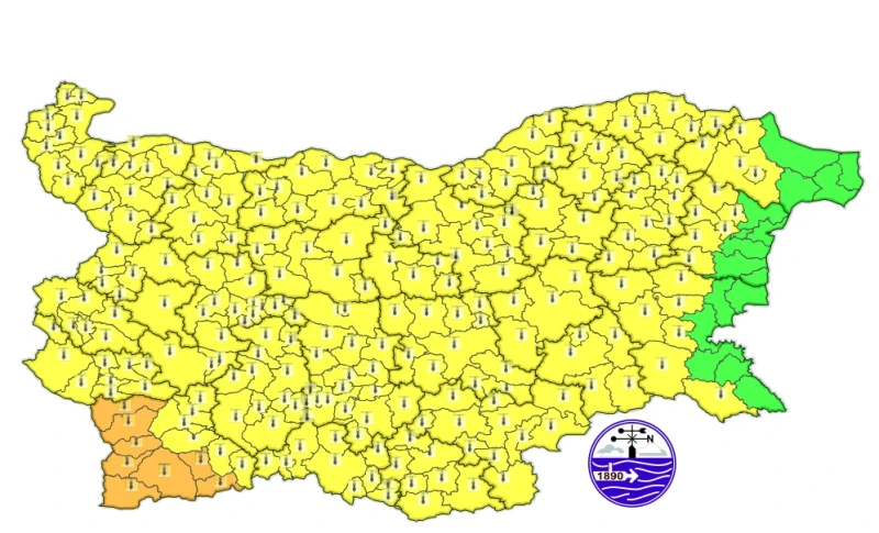 Втора степен за опасно време е обявена в една област, жълт код в почти цялата страна утре