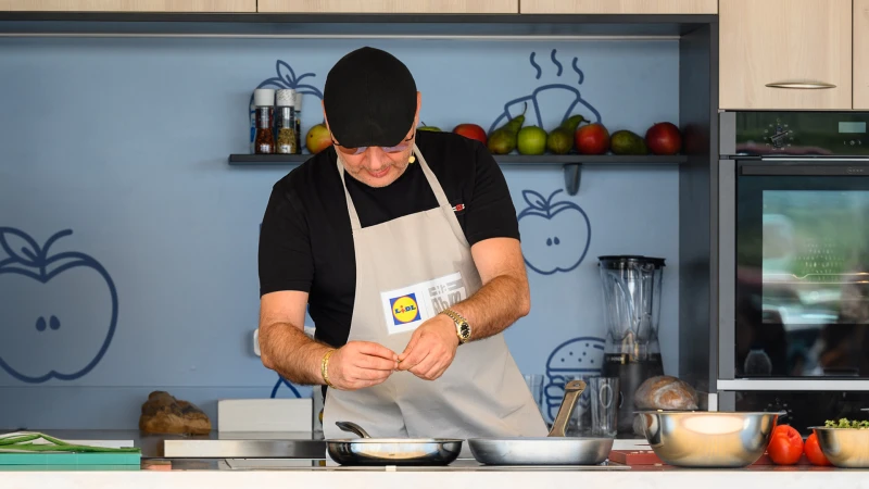 Мобилната кухня на Lidl и шеф Иван Манчев гостуват в Карлово