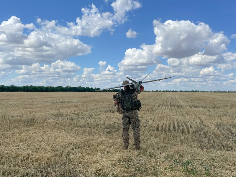 В най-мащабната атака от началото на войната: ВСУ и СБУ удариха едновременно четири стратегически руски летища с МиГ-31 и Су-34, заредени с ФАБ