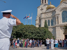 Тържествено издигнаха знамето на България за Деня на Варна