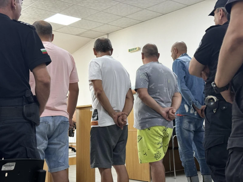Тези са четирима от обвинените за огромната имотна измама в Пловдив