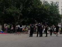Засилено присъствие на полиция и жандармерия пред Президентството: Протест и контрапротест