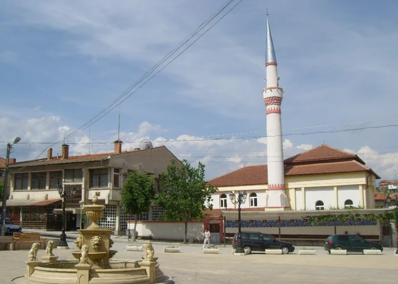 Мъж от село Абланица посегна на кутия с дарения, оставена в джамията