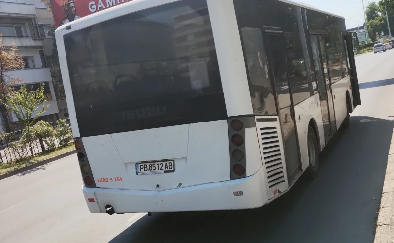 Младеж попита шофьор за климатик, но чу "Келеш, слизай от автобуса"